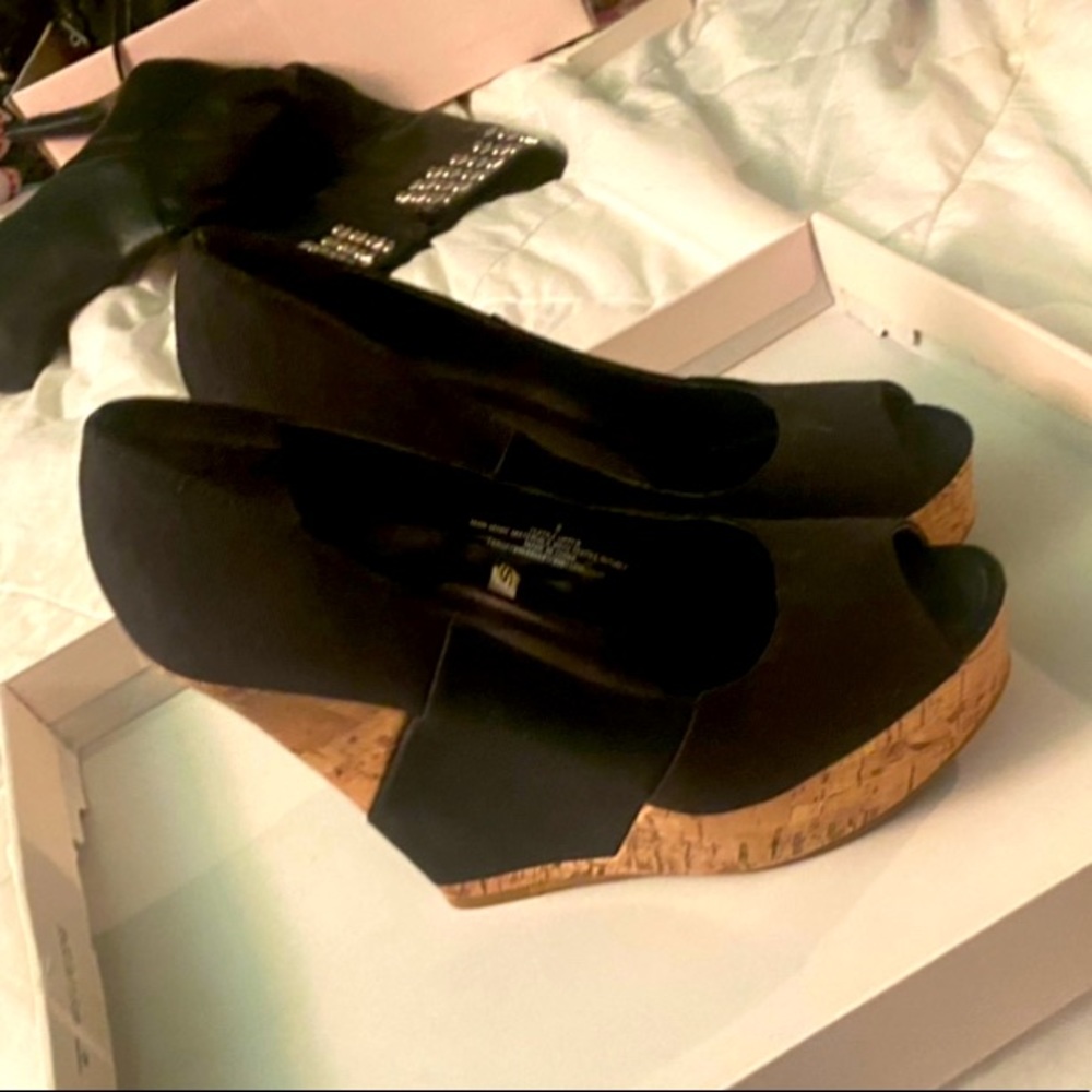 Wedge heels